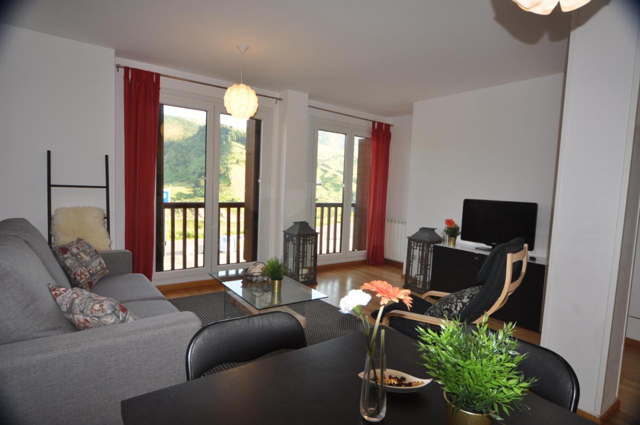 Apartamentos Tirol Formigal Eksteriør bilde